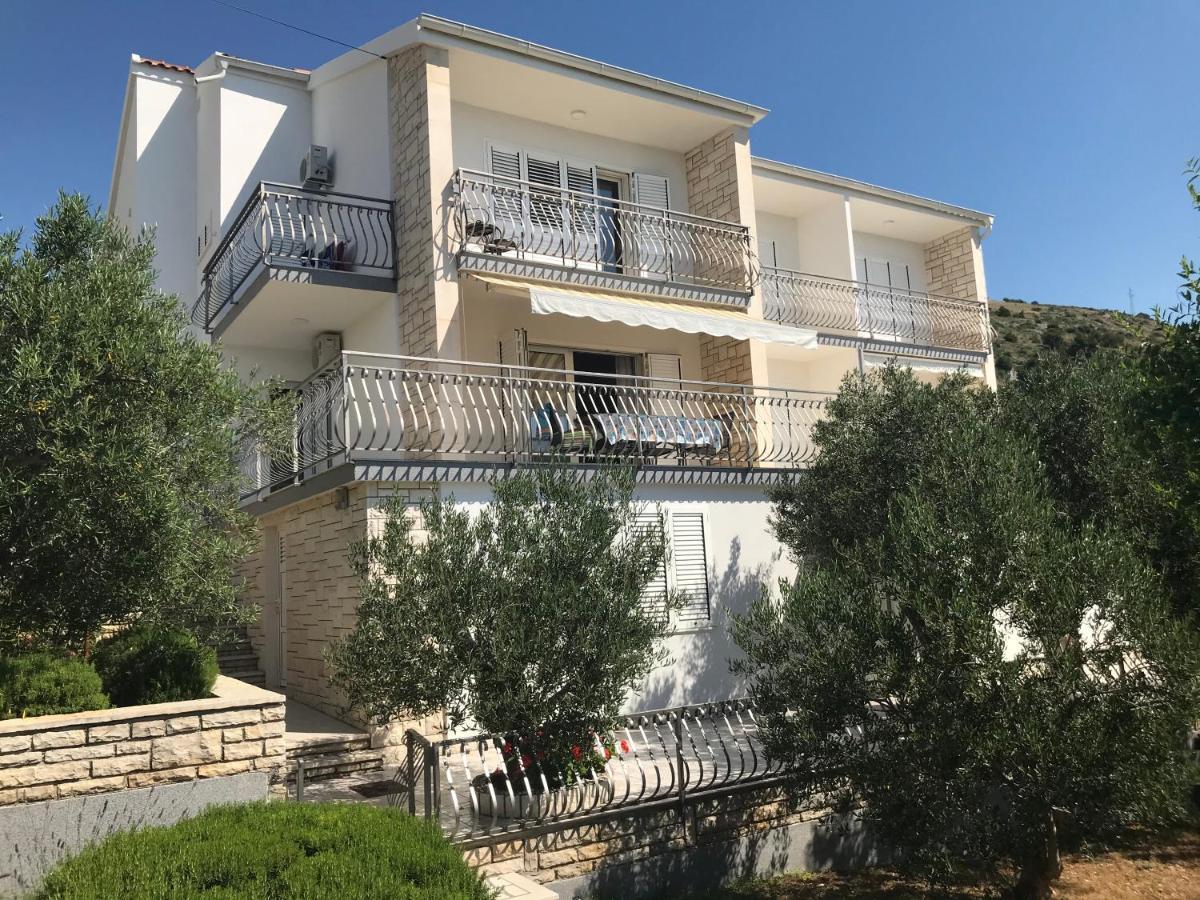 Residence Villa Irena Apartments Trogir Bagian luar foto