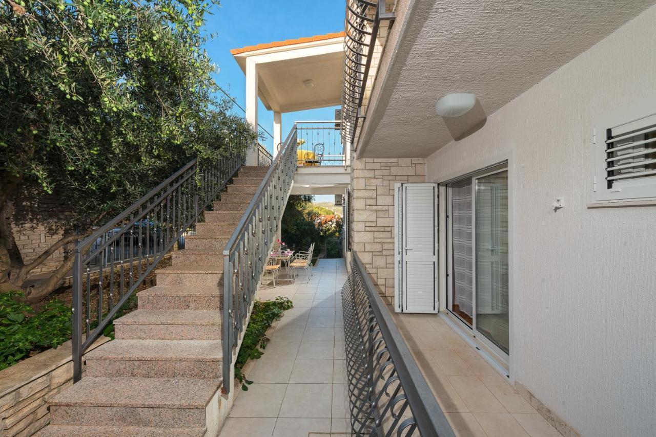 Residence Villa Irena Apartments Trogir Bagian luar foto
