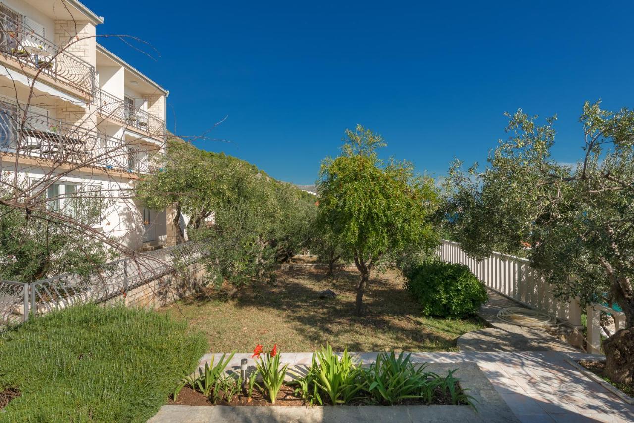 Residence Villa Irena Apartments Trogir Bagian luar foto